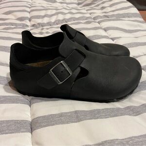 Birkenstock London Black Oiled Leather  Closed Toe Buckle Strap Clogs Euro 39